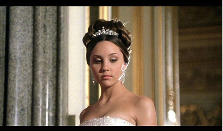 hero tiara worn by