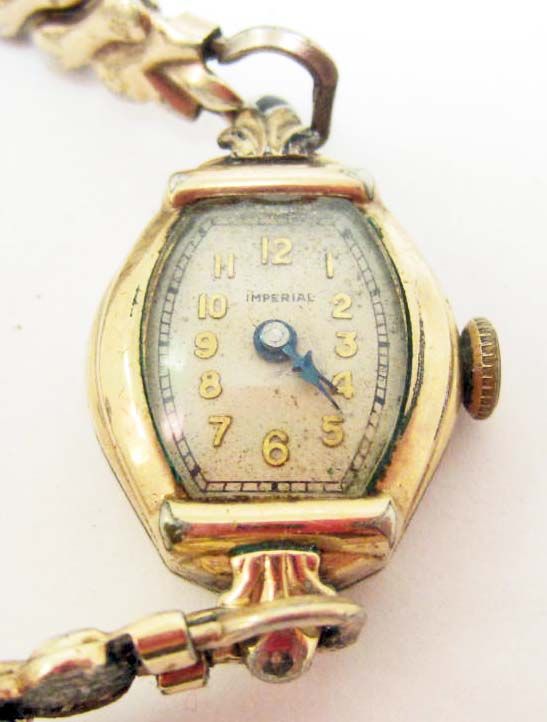 VINTAGE IMPERIAL LADIES WRIST WATCH IN ORIGINAL CASE