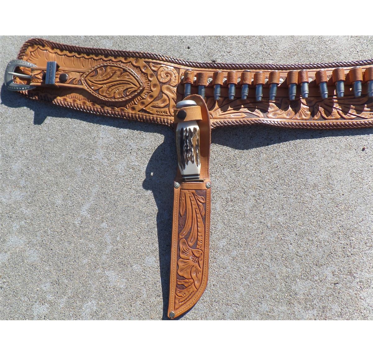 Western Belt, Knife, Gun & Whip Rig