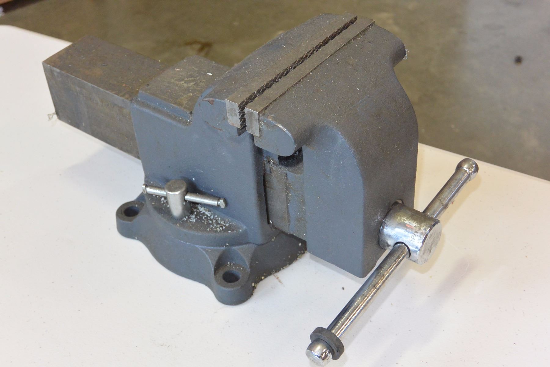 SWORDFISH BRAND BENCH VICE