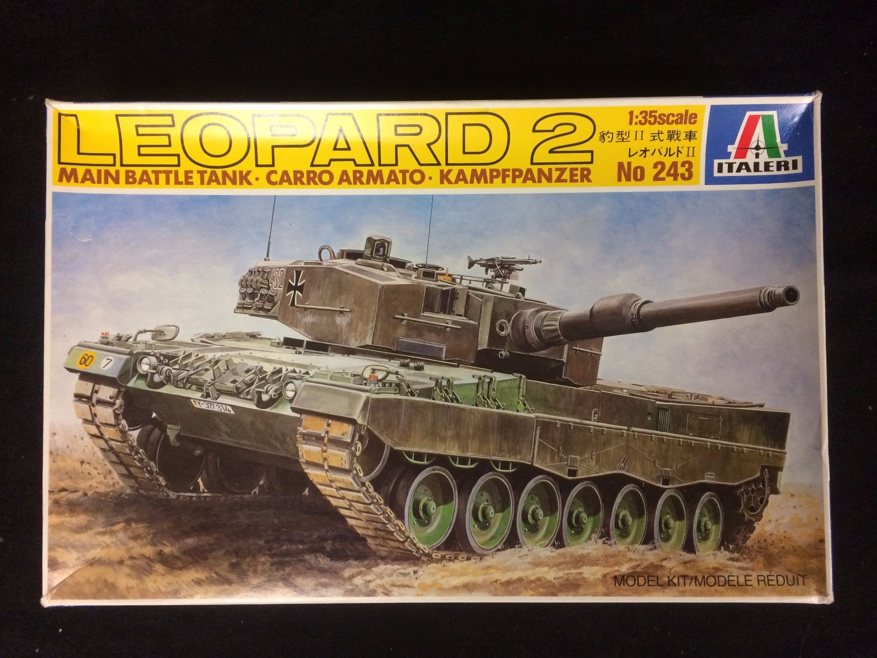 ITALERI 135 SCALE LEOPARD 2 MAIN BATTLE TANK MODEL KIT (IN BOX)