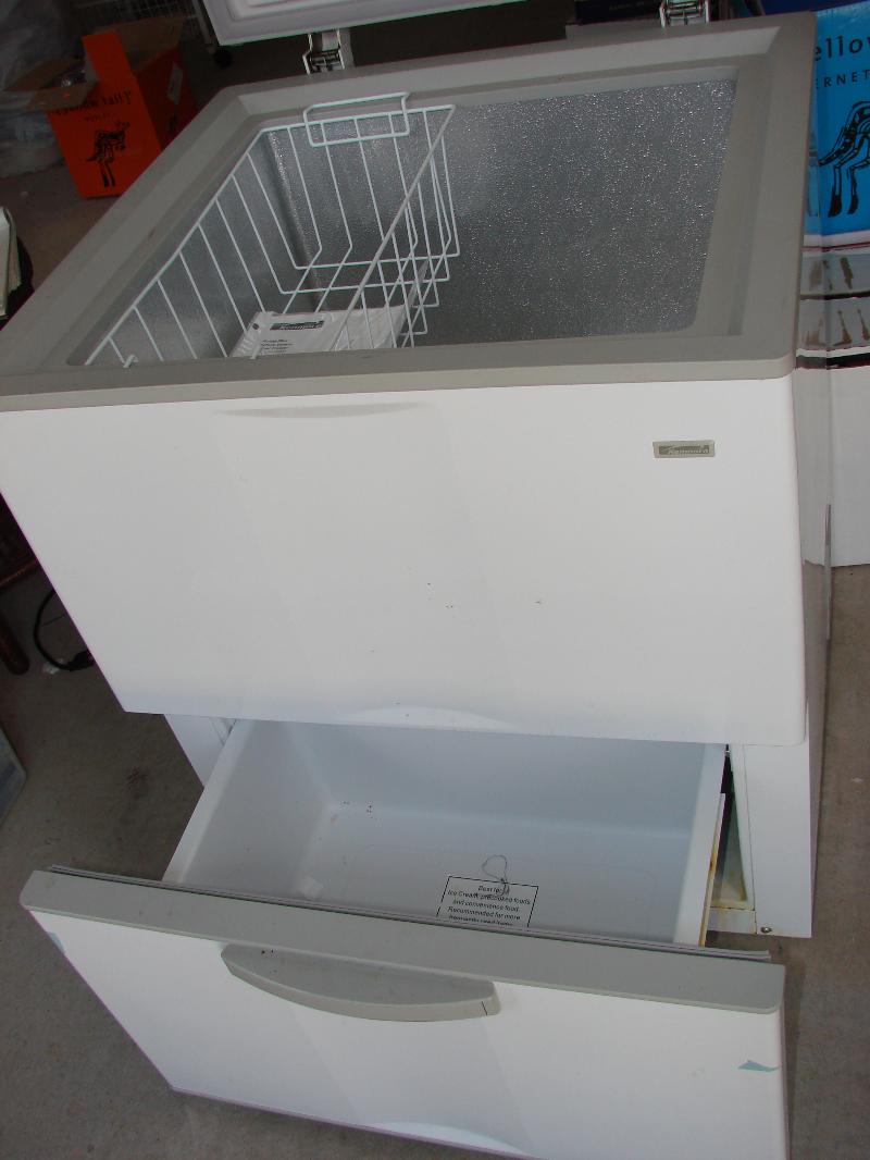 Kenmore Small Chest Freezer w/Bottom Drawer