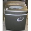 MAGIC CHEF ICE MAKER "WORKS"