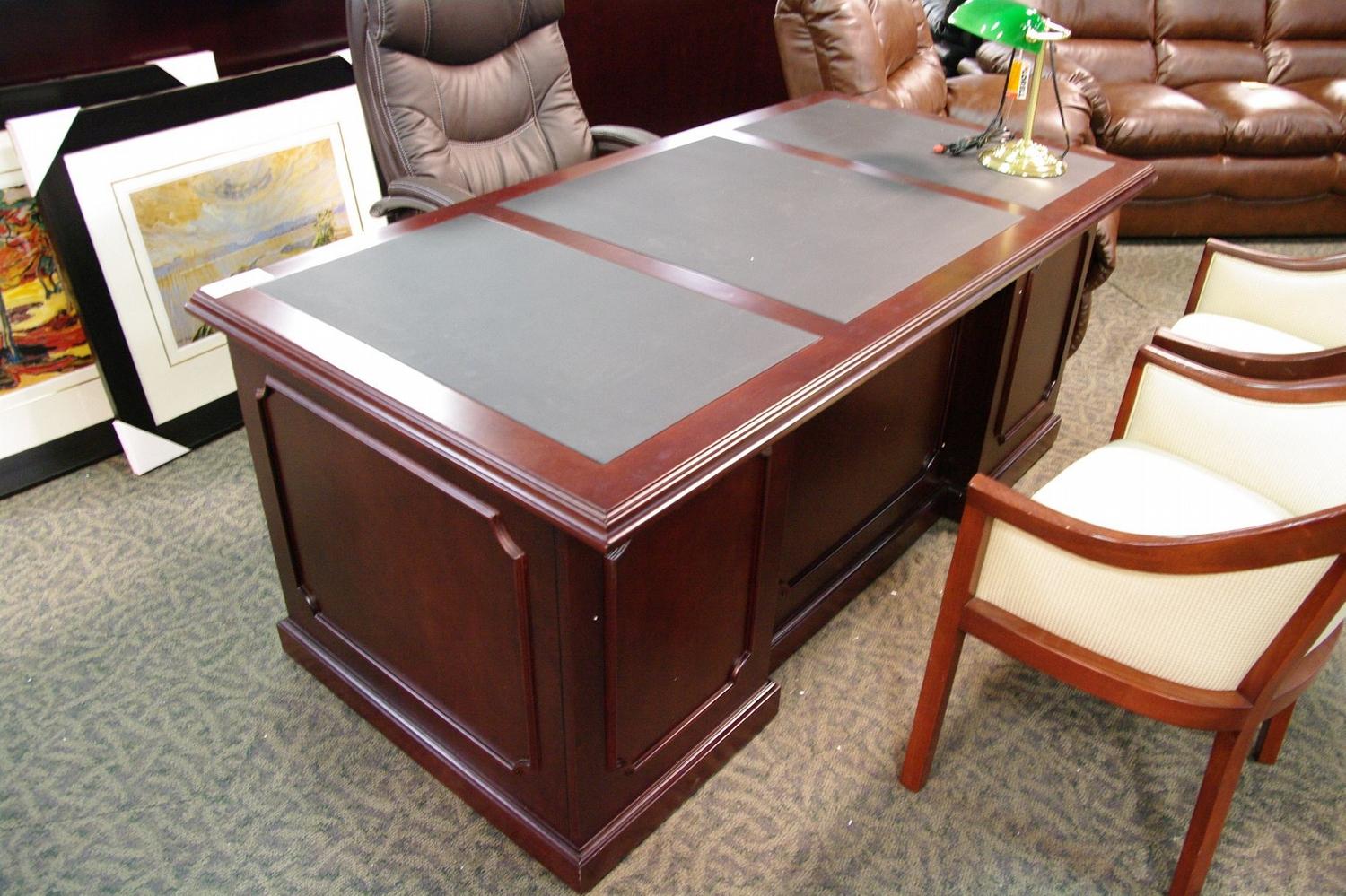 BLACK LEATHER INLAY TRADITIONAL EXECUTIVE DESK