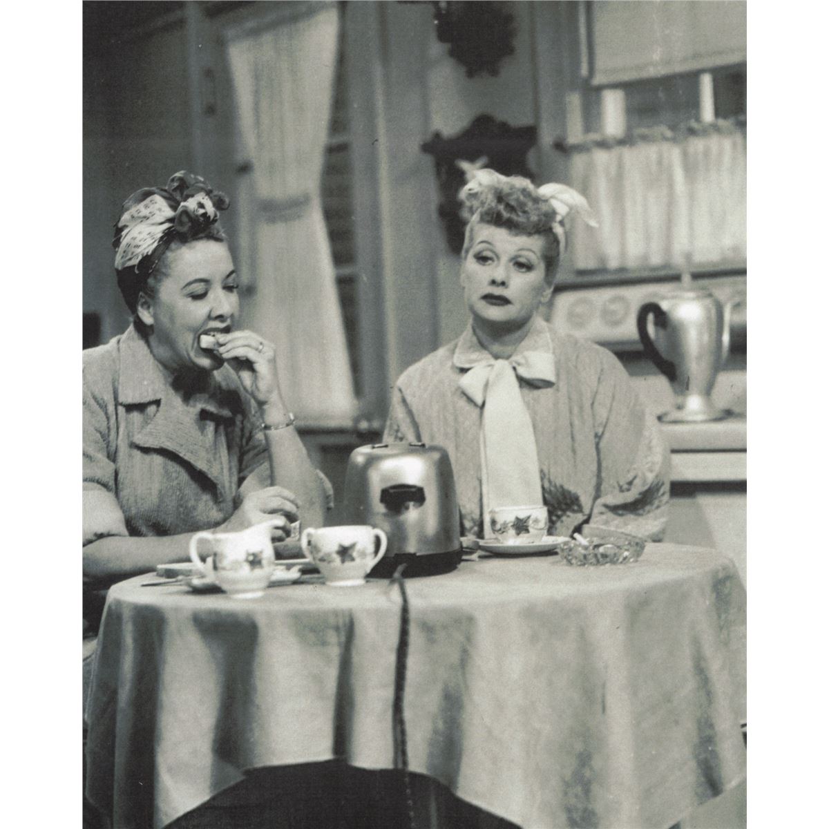 Original Set Of Kitchenware Props Used In I Love Lucy Image 14 Original Set Of Kitchenware Props Used In I Love Lucy