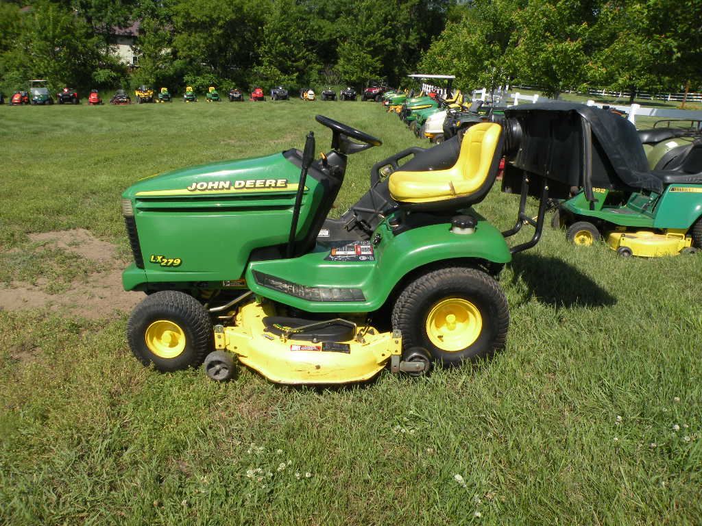 John Deere Lx279 W Bagger Image 1 John Deere Lx279 W Bagger