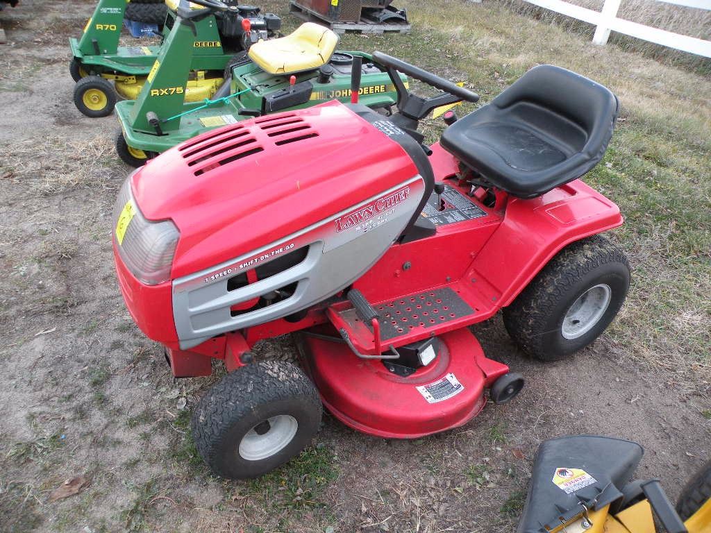 2000 Lawn Chief 16 5hp 42 Deck Sn Unable To Verify Image 1 2000 Lawn Chief 16 5hp 42 Deck Sn Unable
