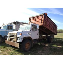 1981 IHC 1700 S/A GRAIN TRUCK