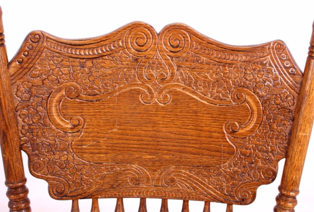 Round Oak Claw Foot Table W Pressed Back Chairs Image 8 Round Oak Claw Foot Table W Pressed Back Chairs