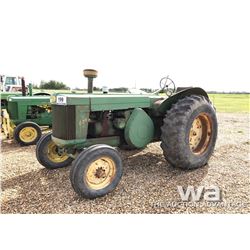 JOHN DEERE 820 TRACTOR