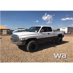 1999 DODGE RAM CLUB CAB P/U