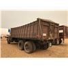 Image 4 : 1980 FORD T/A GRAIN TRUCK