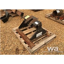 5TH WHEEL HITCH W/ SLIDES