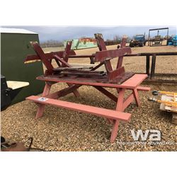 PICNIC TABLE