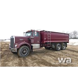 1979 KENWORTH 900 T/A GRAIN TRUCK