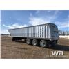 Image 4 : 2001 DOEPKER TRIDEM GRAIN TRAILER