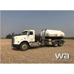 2001 FREIGHTLINER T/A PRESSURE TRUCK