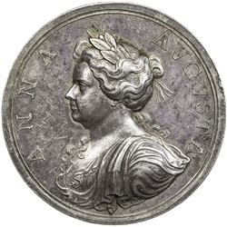 GREAT BRITAIN: Anne, 1702-1714, AR medal (33.26g), 1704. EF