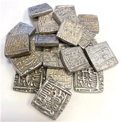 MUGHAL: Akbar I, 1556-1605, LOT of 23 square rupees