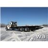 Image 5 : 2011 PETERBILT 367 T/A ROLL OFF DECK TRUCK