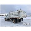 Image 4 : 2003 IHC 4300 S/A GARBAGE TRUCK