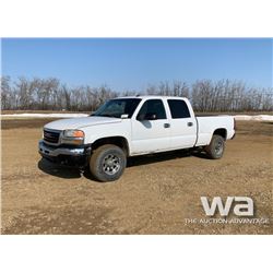 2005 GMC SIERRA PICKUP