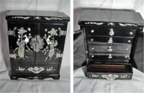Black Lacquer Chinese Jewelry Box In A Pea Image 1 Black Lacquer Chinese Jewelry Box In A Pea