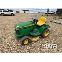 JOHN DEERE GT225 LAWN MOWER