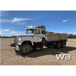 1995 FORD L8000 T/A GRAVEL TRUCK