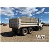 Image 3 : 1995 FORD L8000 T/A GRAVEL TRUCK