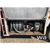 Image 14 : 1981 FORD F700 FUEL TANK TRUCK