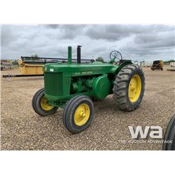 JOHN DEERE "R" ANTIQUE TRACTOR