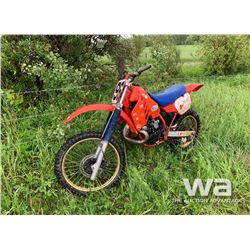 1986 HONDA CR250R DIRT BIKE