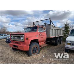 1973 CHEV C65 T/A GRAVEL TRUCK
