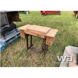 SINGER TREADLE SEWING MACHINE