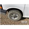 Image 12 : 2011 GMC SAVANA 14 PASSENGER VAN