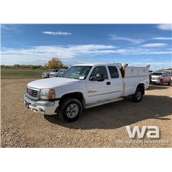 2005 GMC 2500HD E-CAB  PICKUP