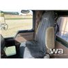 Image 7 : 2002 KENWORTH C500B T/A BED TRUCK