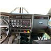 Image 12 : 2015 KENWORTH T800 TRI-DRIVE TEXAS BED WINCH TRUCK