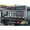 Image 13 : 2015 KENWORTH T800 TRI-DRIVE TEXAS BED WINCH TRUCK