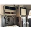 Image 16 : 2015 PETERBILT 367 TRI-DRIVE HWY TRACTOR