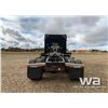 Image 4 : 2015 PETERBILT 367 TRI-DRIVE HWY TRACTOR