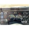 Image 8 : 2007 FREIGHTLINER CONVENTIONAL T/A TANK TRUCK