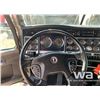 Image 10 : 2009 KENWORTH T800 TRI DRIVE DUMP TRUCK
