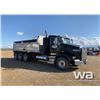 Image 2 : 2009 KENWORTH T800 TRI DRIVE DUMP TRUCK