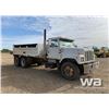 Image 2 : 2000 IHC 2574 T/A GRAVEL TRUCK