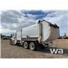 Image 4 : 2010 FREIGHTLINER M2 T/A GARBAGE TRUCK