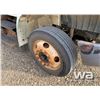 Image 14 : 2002 IHC 4300 S/A GARBAGE TRUCK