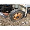 Image 15 : 2002 IHC 4300 S/A GARBAGE TRUCK