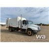 Image 2 : 2002 IHC 4300 S/A GARBAGE TRUCK